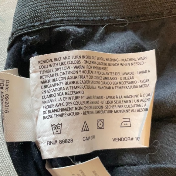 Bandolino Black Capris - Picture 5 of 6
